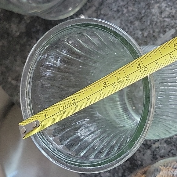 2 tabletop Glass Vases - Picture 4 of 4